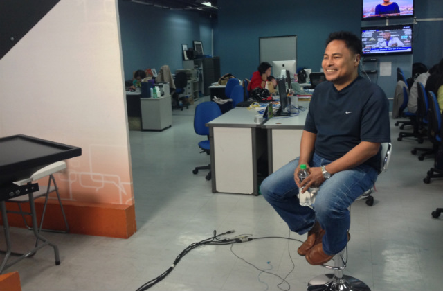 'Pugad Baboy' creator Pol Medina Jr. answers questions from fans, fellow comic artists, and social media during Rappler's #PugadBaboy Hangout. Photo by Rappler/Franz Lopez