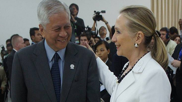 ASEAN SUMMIT. Philippine Foreign Secretary Albert del Rosario and US Secretary of State Hillary Clinton co-chair the Asean-US Ministerial Meeting. Photo courtesy of DFA