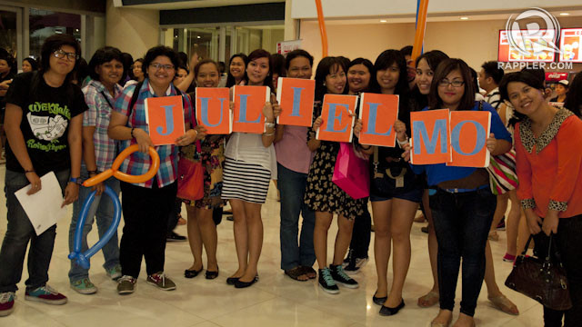 FANS NIGHT. Fanclub of the Year JuliElmo Pexers strikes a pose