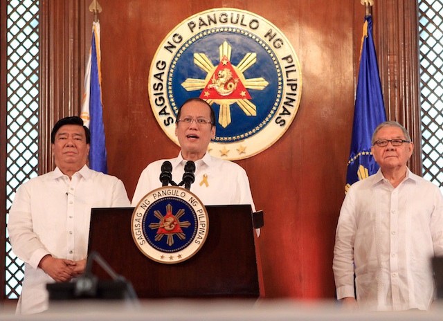 FLIP-FLOP. President Benigno Aquino III, just days ago, standing firm on his stance to keep the pork barrel. In this photo, President Aquino speaks during a press conference in Malacañang Palace, Aug 23, 2013. Behind him are (L) Senate Pres Franklin Drilon and (R) House Speaker Feliciano Belmonte Jr. Photo by Malacañang Photo Bureau