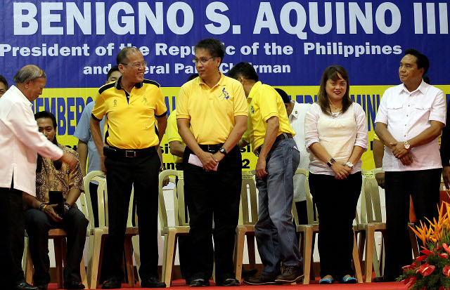 ANOINTED? LP President Mar Roxas refuses to talk about the 2016 presidential elections