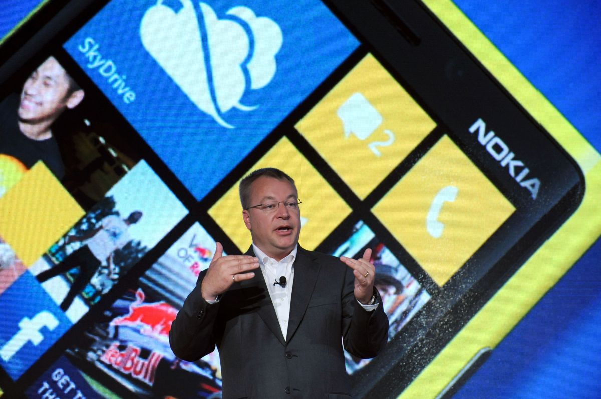 Stephen Elop, CEO, Nokia with Nokia Lumia 920 during the Nokia and Microsoft press conference, September 5, 2012. Photo courtesy of Nokia.