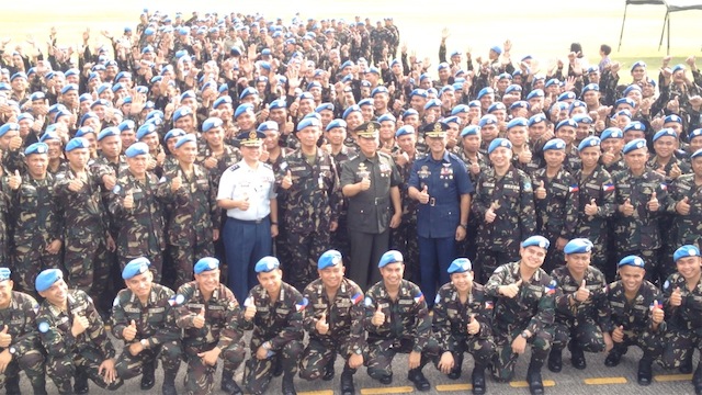 HOME: After over a year in Golan Heights, hundreds of Filipino peacekeepers are home. Photo by Carmela Fonbuena/Rappler