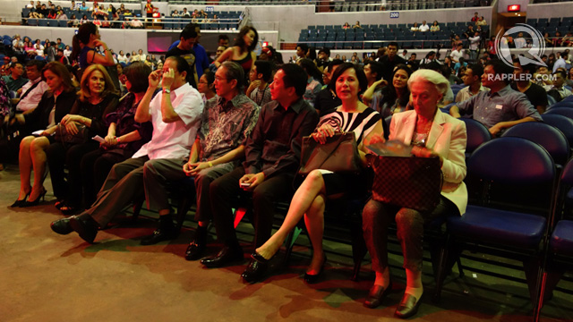 PEOPLE BEHIND THE PAGEANT. Stella Marquez Araneta (second from left) and artist Betsy Westendorp (far right, in white) at the front row