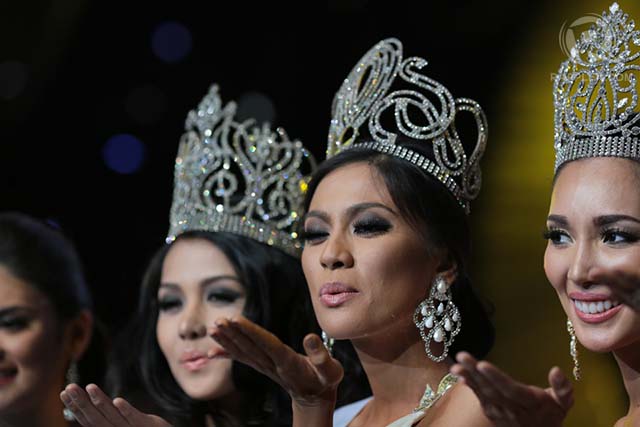BIG SHOES, BIG CHANCES. With the right training and preparation, Bb Pilipinas-Universe Ariella Arida (middle) may have a good shot at the Miss Universe crown