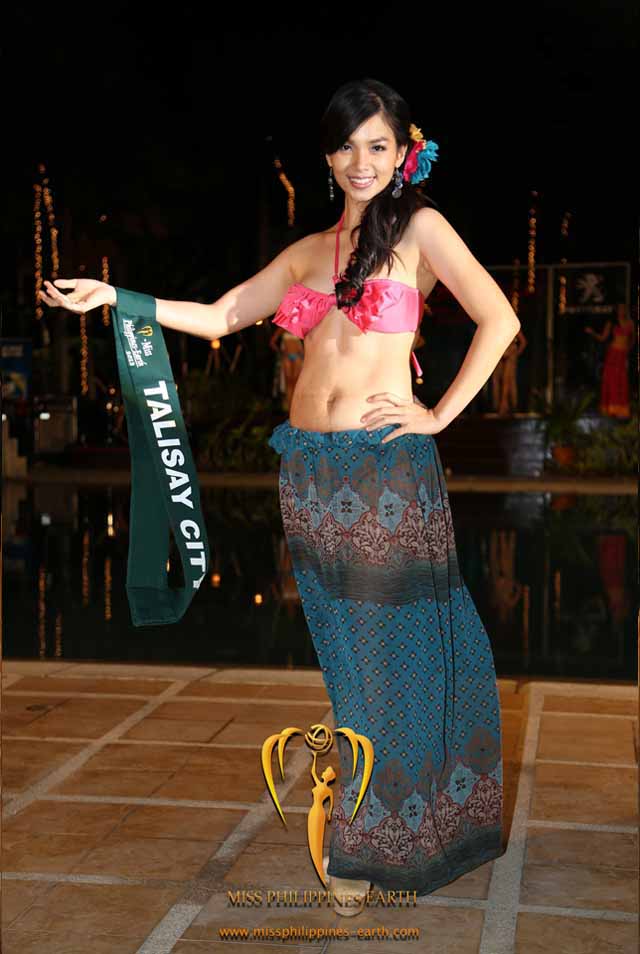 RESORTWEAR COMPETITION. Maria Eliza Zosa at the resortwear competition on April 12 at Hotel Pontefino & Residences, Batangas. Photo courtesy of Carousel Productions