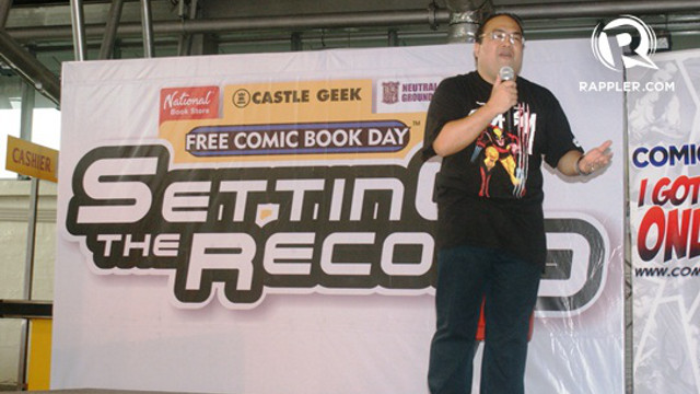 TRESE CREATOR BUDJETTE TAN. The man behind the ‘Trese’ comic book series shares his knowledge about comics with the Setting The Record crowd. Photo by Rappler/Alexandra Leal