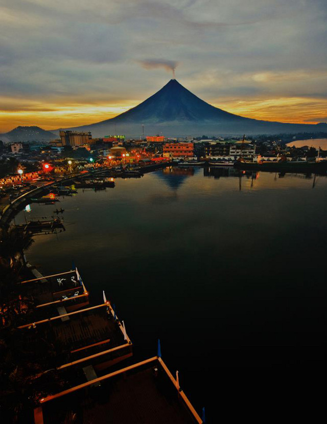 MAGIC HOUR. Shooting at the right time of day does wonders for this photo of Mt Mayon in the distance. Photo by George Tapan