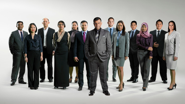 WHO’LL BE FIRED OR HIRED? Tony Fernandes (7th from left) is the potential new boss of (from far left) India’s Samuel, Singapore’s Andrea, Malaysia’s Hanzo, India’s Ningku, Thailand’s Dussadee, Malaysia’s Nazril, China’s Alexis, Indonesia’s Dian, the Philippines’ Jonathan, Malaysia’s Nik, Indonesia’s Hendy or PHL’s Celine. Photo from AXN