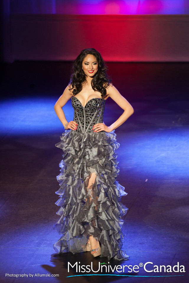 PINAY PRIDE. Riza Santos wins the Miss Universe Canada 2013 crown. Photo from http://www.beautiesofcanada.com/