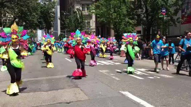 BACOLOD PRIDE. Bacolod Masskara New York Edition dance group outshines other groups at the Philippine Independence Day Parade held on June 2 in New York City. All photos courtesy of Msb BTrn