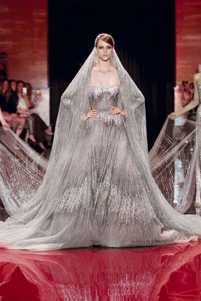 ROYAL IMPACT. Elie Saab's collection featured trains, veils and high-necked tops fit for a queen. Photo from 'Elie Saab' Facebook page