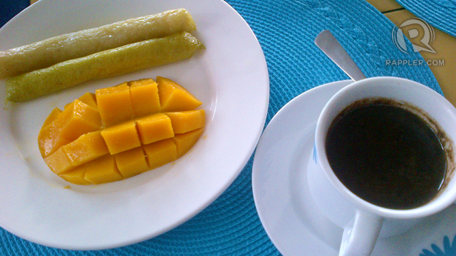 BREAKFAST INDULGENCE. A typical breakfast in Dumaguete is budbud paired with mango plus hot chocolate. All photos by Rhea Claire Madarang