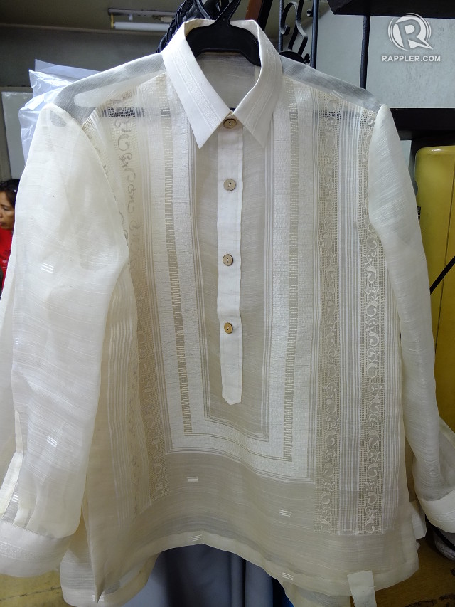 TRADITIONAL. Buendia, who has designed barongs for President Aquino, made this for Sen. Alan Peter Cayetano
