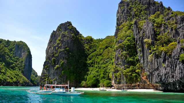 PARADISE FOUND. El Nido in Palawan is fast becoming a popular beach destination for those weary of the city