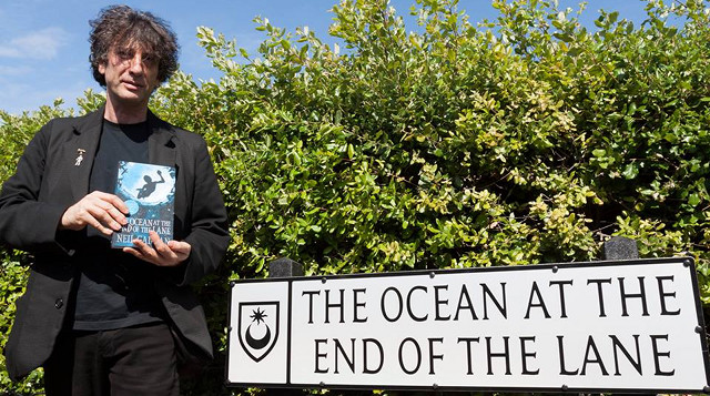 REAL OR NOT? Author Neil Gaiman stands at The Ocean at the End of the Lane. Photo from Facebook