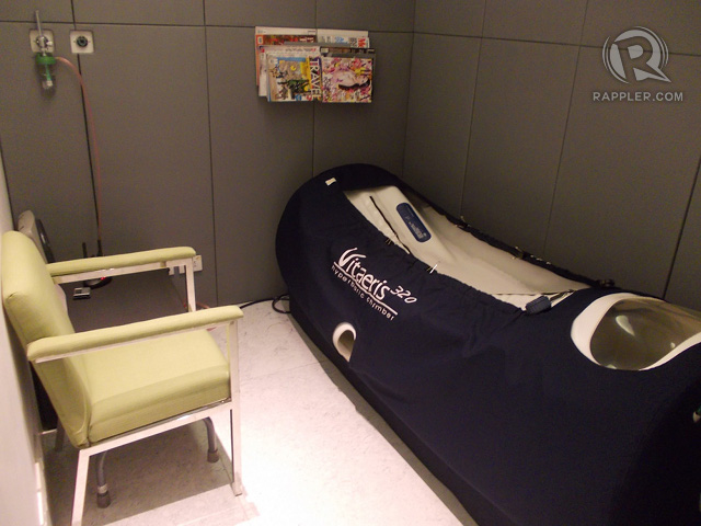 Hyperbaric oxygen therapy that helps promote blood circulation