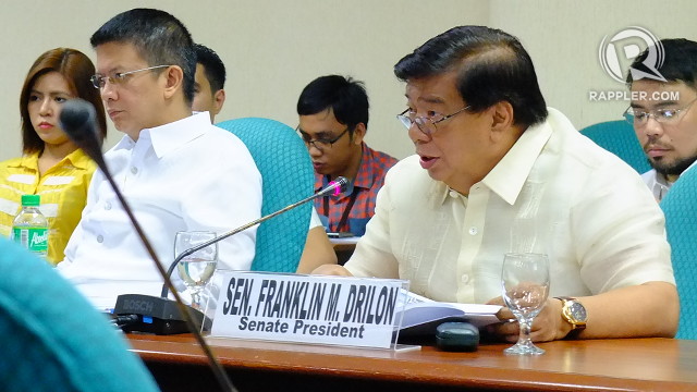 DRILON DRILLS. Senator Franklin Drilon asks Agrarian Reform Secretary Virgilio de los Reyes how the department will finish 2013 land distribution targets given the backlog and myriad of problems confronting CARP implementing agencies. All photos by Pia Ranada/Rappler