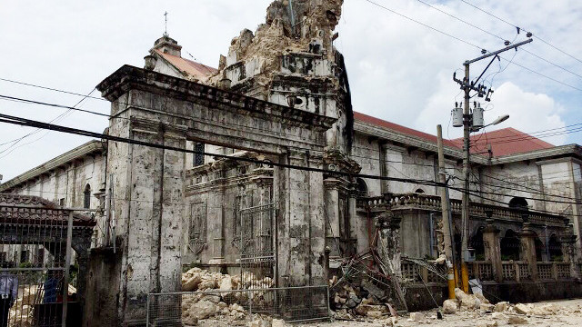 NATIONAL TREASURE. Basilica Minore del Sto Niño in Cebu City loses its belfry to the 7.2-magnitude earthquake. Photo from Jose Farrugia