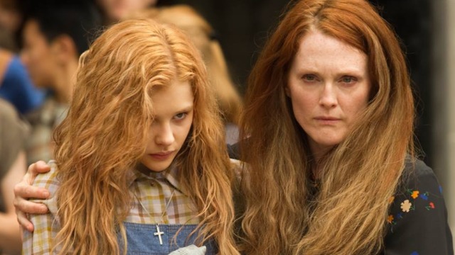 INSANE ZEALOT. Julianne Moore as Carrie's tyrannical religious mother