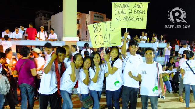 NO TO COAL. Young Palaweños oppose the planned DMCI coal plant in Aborlan, Palawan