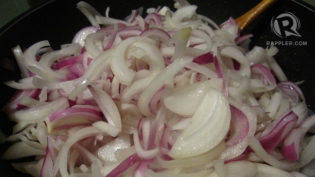 It will look like a LOT of onions but this will cook down dramatically
