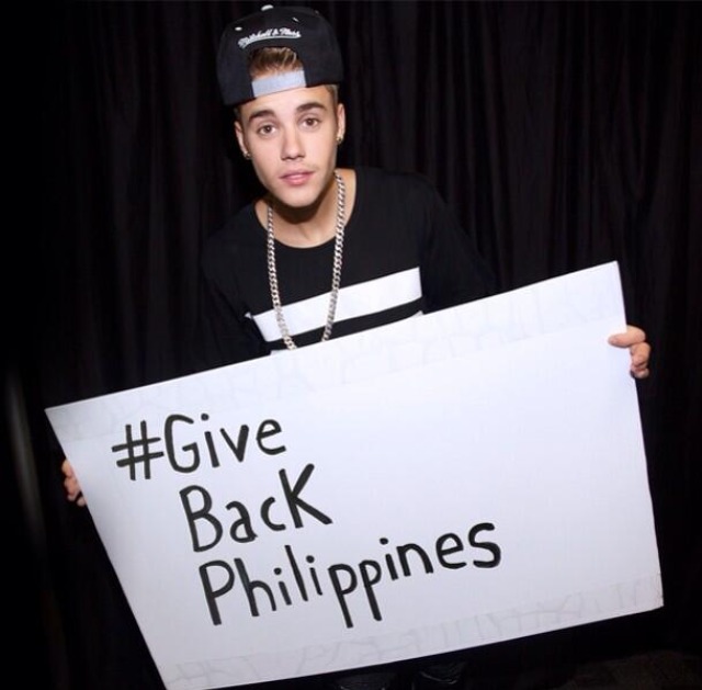 #GIVEBACKPHILIPPINES. After painting graffiti for Yolanda survivors, Bieber urges fans to give back. Photo from his twitter (@justinbieber)