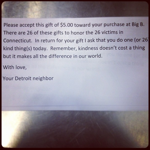 PASS IT ON. 26 acts of kindness is one thing we'd love to go viral. Photo from @chelsmalls' Instagram.