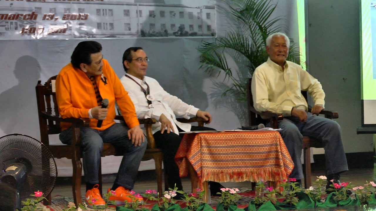DEBATE. Former President Estrada (left) during the debate with Mayor Alfredo Lim at UP Manila before the campaign period.
