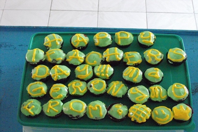 TEACHERS DAY. These cupcakes come with a message. Photo by Jasper Jonson