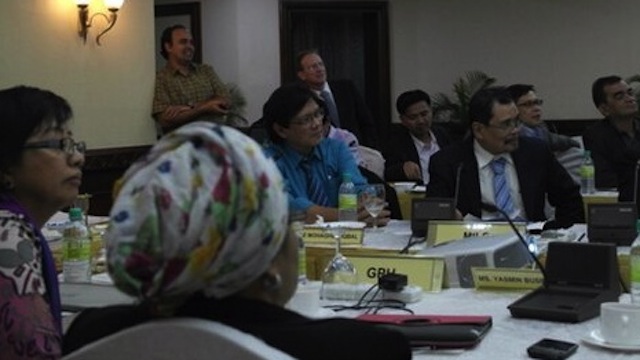TERMS. The peace panels of the government and the Moro Islamic Liberation Front discuss remaining issues during the 36th round of talks. Photo from OPAPP's Google+ account