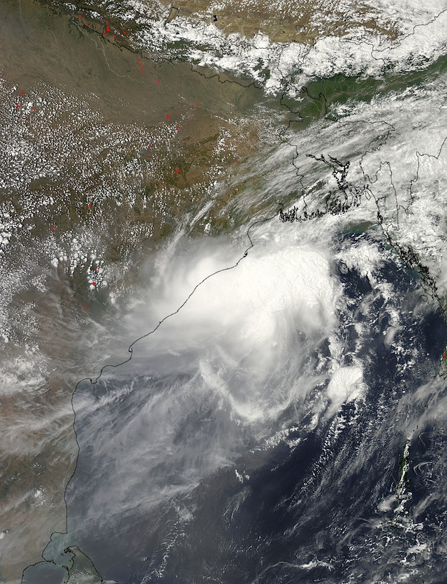 GIANT CYCLONE. NASA’s Aqua satellite passed over Cyclone Mahasen on May 15 at 07:45 UTC (3:45 a.m. EDT) and showed the western edge of the storm skirting the coast of central India on its way to Bangladesh. Credit: NASA Goddard MODIS Rapid Response Team
