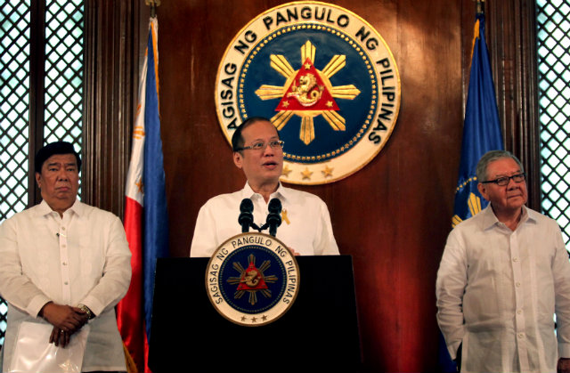 In this photo, President Aquino speaks during a press conference in Malacañang Palace, Aug 23, 2013. Behind him are (L) Senate Pres Franklin Drilon and (R) House Speaker Feliciano Belmonte Jr. Photo by Malacañang Photo Bureau