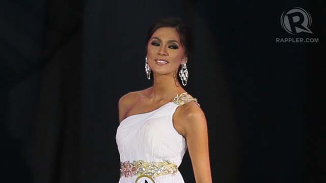 GORGEOUS AND GLAMOROUS. At the Bb Pilipinas 2013 coronation night evening gown competition, the 50 Binibinis sashayed in Filipino couture. All photos by Edric Chen