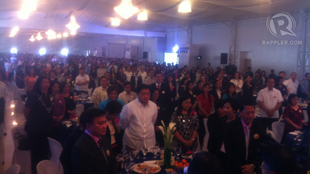 LARGE TAXPAYERS. Big stars join the ranks of BIR's large taxpayers, shown in a gathering in this file photo.