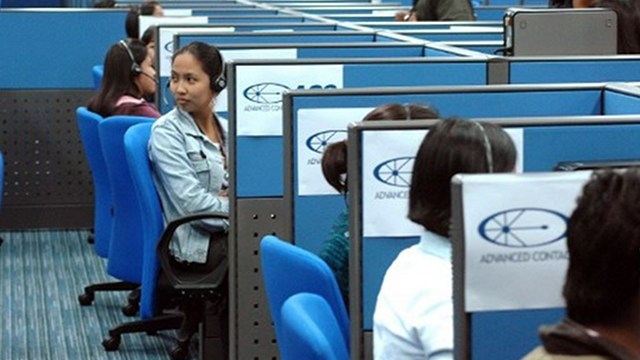 GROWING INDUSTRY.  The Philippines’ BPO industry expects to have 1.3 million employees by 2016. File photo by AFP