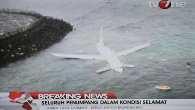 ALL SAFE. This television grab taken from Indonesia's TV One shows a Lion Air Boeing 737 plane carrying more than 130 passengers overshot the runway at Bali airport and went into the sea, but everybody on board survived. Photo by AFP
