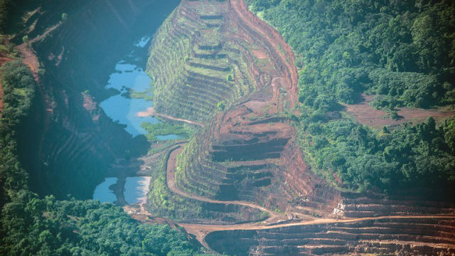 DEFORESTATION. Aerial view of the mining site of Vale, the biggest Brazilian mining company, in Para state, Brazil, on August 6, 2013. AFP PHOTO / YASUYOSHI CHIBA