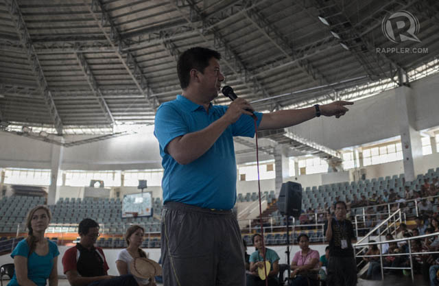 CITY CHIEF. Mayor Alfred Romualdez talks about leadership to new city officials more than three weeks after typhoon Yolanda devastated Tacloban. Photo by Carlo Gabuco
