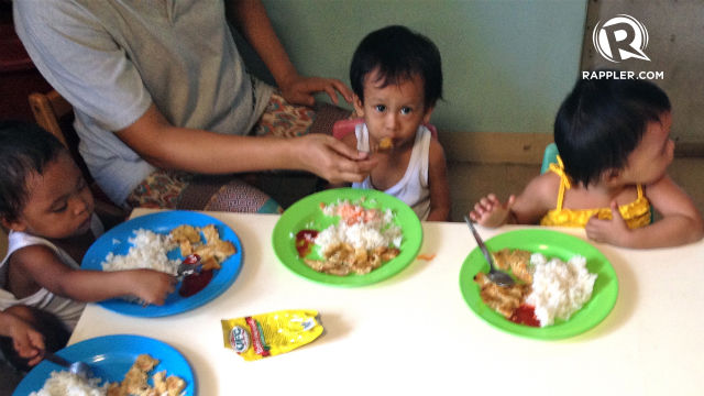 COMBAT MALNUTRITION. Young Focus launches a new feeding program for toddlers in Smokey Mountain. All Photos by Michaela Romulo