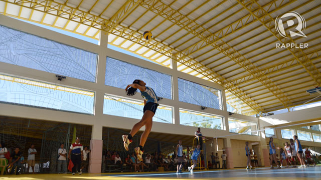 HIGH-FLYER. Pons delivers one of her trademark jump serves. Photo by Rappler/Roy Secretario.