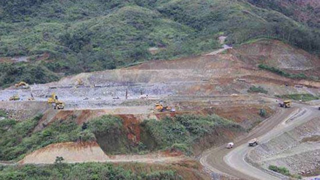 SETTLEMENT. Miner OceanaGold reluctantly paid taxes so it could proceed with the shipment of ores from this Didipio mine where open pit operations started last December 2012. Photo from media website of OceanaGold
