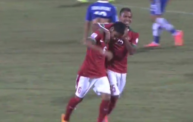 Evan Dimas being congratulated by his teammate after scoring the first goal of the match. Screenshot from YouTube