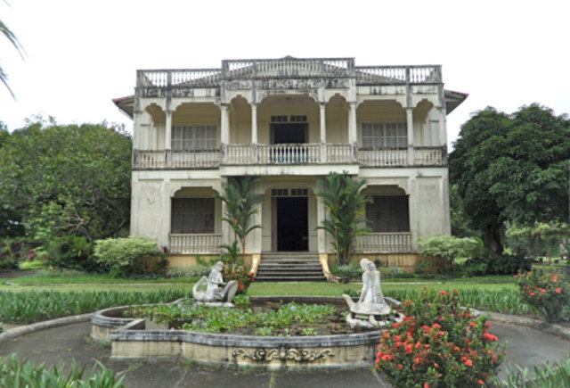 HOUSE OF MEMORIES AND CINEMA. The Gaston family ancestral home. Photos: Lore Reyes