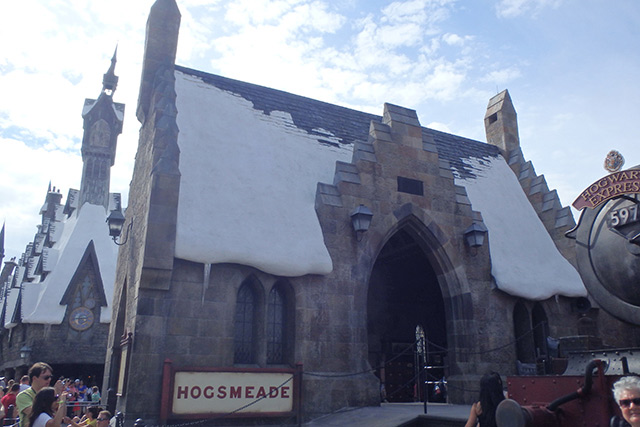 SHOPPING TIME. Just like in the books, Hogsmeade is a village where Hogwarts students (and in this case, muggles) can stretch their legs and shop for knick knacks.