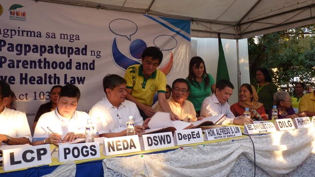 SIGNED IN BASECO: Implementation of RH law begins Easter Sunday (Photo by Ana Santos)