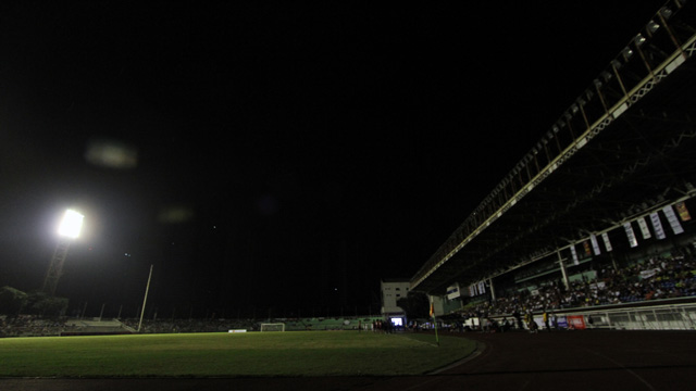 BLACKOUT. The Azkals' fiery attack was stopped for a while after a power outage occurred at the stadium. Photo by Josh Albelda/Rappler