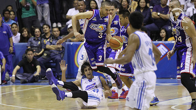 RAN OVER. Lutz and the Boosters simply ran over the Mixers. Photo by Rappler/Josh Albelda.