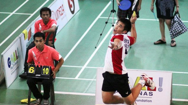 SOARING HIGH. Escueta is one of the country's top shuttlers today. Photo from Escueta's Facebook account.