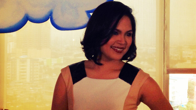 TIME MANAGEMENT, AND SMILING THROUGH. Juday in relaxed mode. Photos: Marga Deona